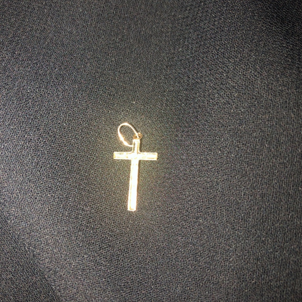 Final Price:Genuine 18k Gold Cross Fine Jewelry - Picture 3 of 4